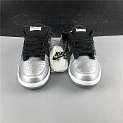 NIKE SB DUNK LOW OG QS METALLIC SILVER CK3480 001 - 4