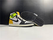Air Jordan 1 High OG University Gold 555088-118 - 4