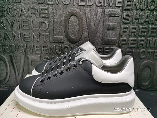 Alexander McQueen All Black - 1