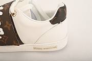 LOUIS VUITTON white 7.12 - 5