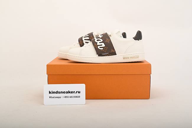 LOUIS VUITTON white 7.12 - 1