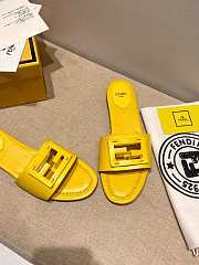 Fendi SIGNATURE Yellow leather slides - 8R8136AE7TF0VVA - 3