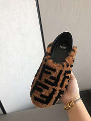 Fendi Brown sheepskin slippers - 8P8082AD7MF0R7R  - 5