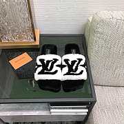 Louis Vuitton White Flat Flay Mule - 1A9C2C - 1