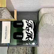 Louis Vuitton White Flat Flay Mule - 1A9C2C - 3