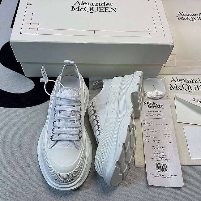 Alexander McQueen Tread Slick Low Lace Up White White - 1
