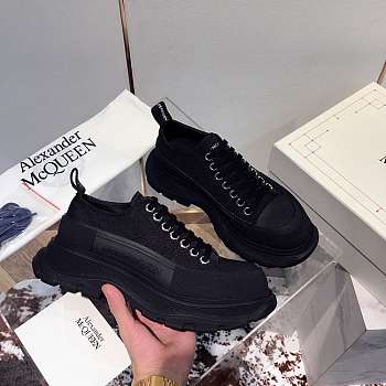 Alexander McQueen Tread Slick Low Lace Up Triple Black 604257 W4L32