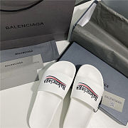 BALENCIAGA White Logo Wavy Pool Slides - 3