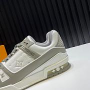 LV TRAINER SNEAKER GREY 1A8WAX - 4