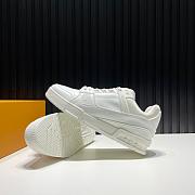 LV TRAINER SNEAKER WHITE 1A8WAX - 2