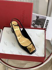 ONE STUD PATENT-LEATHER SLINGBACK PUMP BLACK 30 MM  - 2