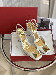 ONE STUD PATENT-LEATHER SLINGBACK PUMP WHITE 60 MM - 1