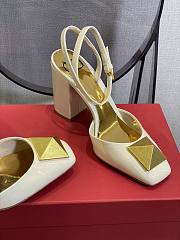 ONE STUD PATENT-LEATHER SLINGBACK PUMP WHITE 90 MM - 4