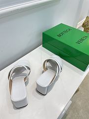Bottega Veneta White Band Sandals - 3