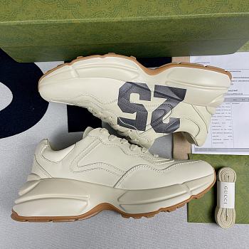 Men's Rhyton sneaker with '25' ‎663339 2SH00 9522 