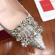 Roger Vivier Trompette Buckle Stripp Pumps - 6