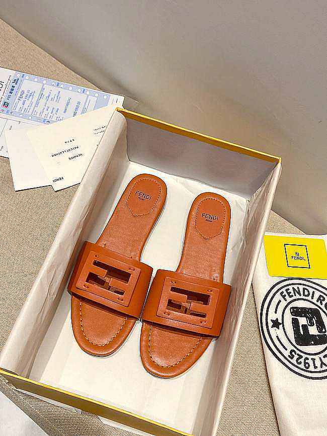 Fendi Brown leather slides 8R8136AE7TF1C4R - 1