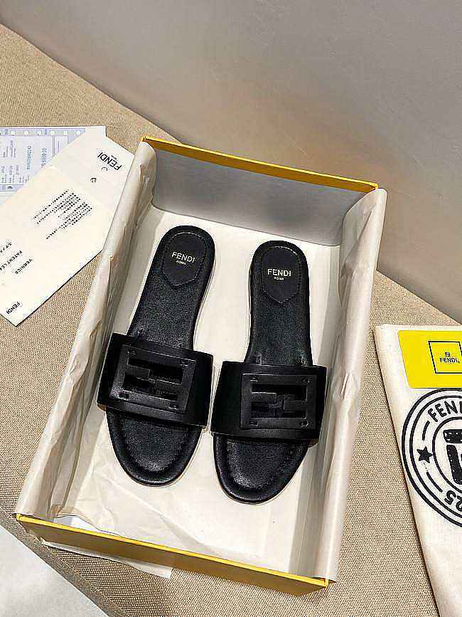 Fendi Black leather slides 8R8136AE7TF0ABB - 1