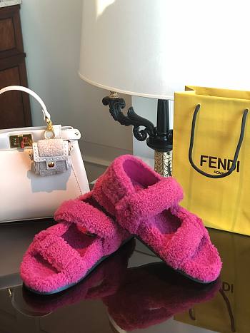 Fendi Feel Purple sheepskin sandals 8X8229AGETF1FZF