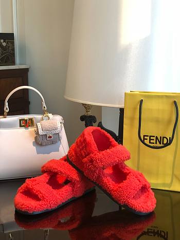 Fendi Feel Red sheepskin sandals 8X8229AGETF1FZG