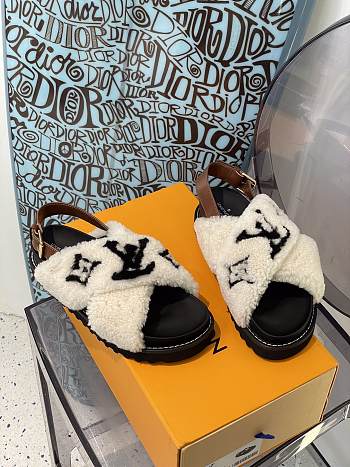 Paseo Flat Comfort Sandal 1A9D4W