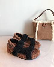 Fendi Feel Black sheepskin sandals 8X8229AGETF0PMM - 3