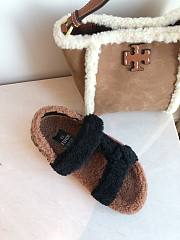 Fendi Feel Black sheepskin sandals 8X8229AGETF0PMM - 2