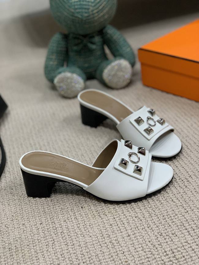 Hermes Oral Sandal White Charm Leather 001 - 1