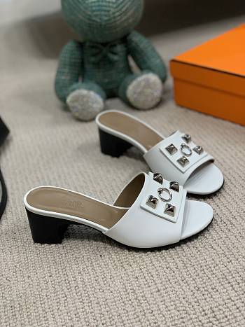 Hermes Oral Sandal White Charm Leather 001