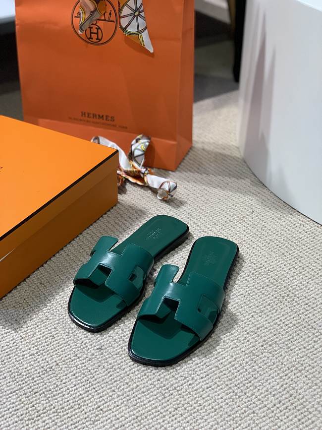 Hermes Oral Sandal Green Leather  - 1