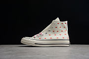 CHUCK TAYLOR ALL-STAR 70S EMBROIDERED LIPS HIGH LOVE ME INTAGE WHITE - 1