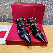 ROMAN STUD CALFSKIN PUMP BLACK 40 MM - 5