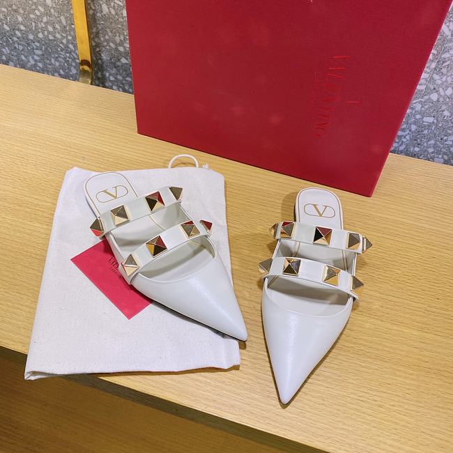 ROMAN STUD FLAT MULE IN CALFSKIN  LIGHT IVORY - 1