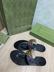 Gucci Leather thong sandals with Double G - 6