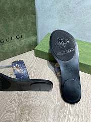 Gucci Leather thong sandals with Double G - 4