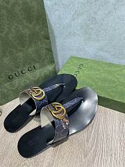 Gucci Leather thong sandals with Double G - 2