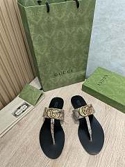 Gucci Leather thong sandals with Double G 002 - 1