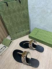 Gucci Leather thong sandals with Double G 002 - 4