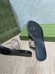 Gucci Leather thong sandals with Double G 004 - 6