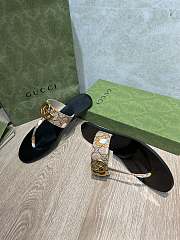 Gucci Leather thong sandals with Double G 004 - 5