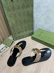Gucci Leather thong sandals with Double G 004 - 4