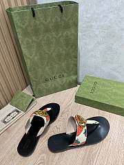 Gucci Leather thong sandals with Double G 006 - 5