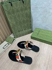 Gucci Leather thong sandals with Double G 006 - 4