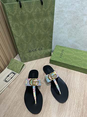 Gucci Leather thong sandals with Double G 007