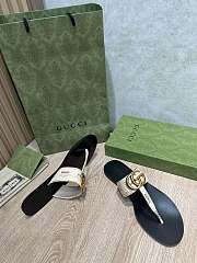 Gucci Leather thong sandals with Double G 008 - 4