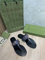 Gucci Leather thong sandals with Double G 009 - 1