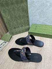 Gucci Leather thong sandals with Double G 009 - 6