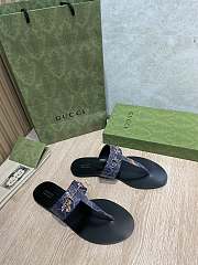 Gucci Leather thong sandals with Double G 009 - 5