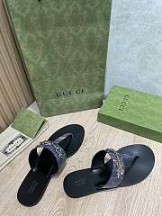 Gucci Leather thong sandals with Double G 009 - 4
