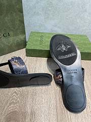 Gucci Leather thong sandals with Double G 009 - 2